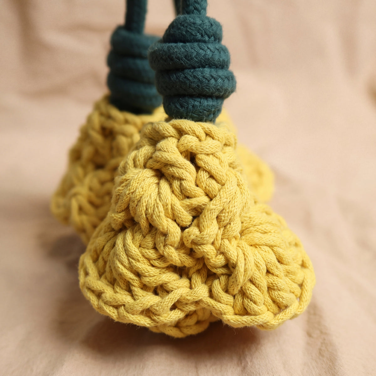 Miss Yellow: Daylily Tug Snuffle Tug Toy-2